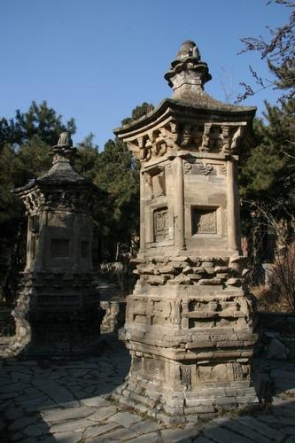 谭拓寺风景   潭柘寺      国家4a级旅游景区,全国重点文物保护单位.