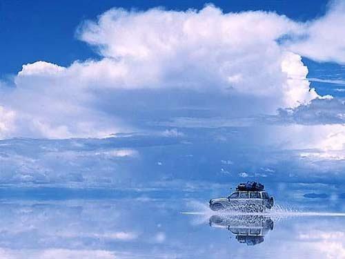 乌尤尼盐湖天堂里的镜子世界(组图)