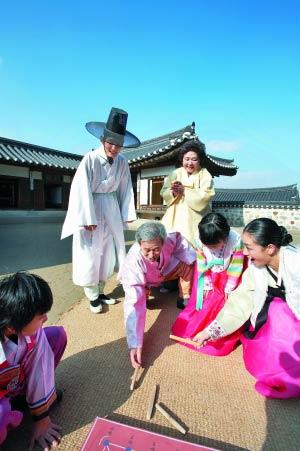 游客可体验韩国传统游戏