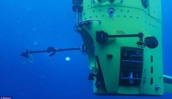 导演卡梅隆捐献深海潜水器用于海洋研究