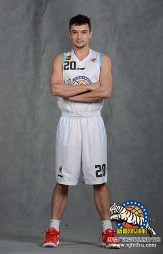 西热力江进入五四奖章候选名单 成为新疆篮球