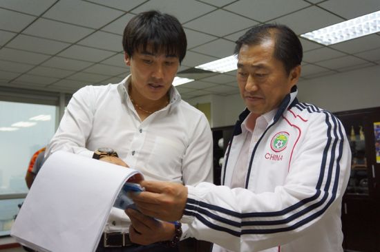 大连阿尔滨足球俱乐部