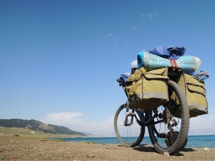 我是一个人上路,但路上不只有我一个人。