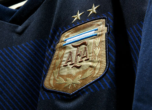 阿迪发布西班牙德国阿根廷世界杯客场比赛服