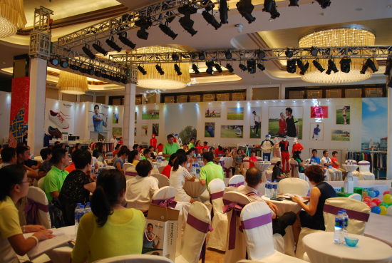 帕特纳2015春夏新品订货会召开 梁文冲亲临助