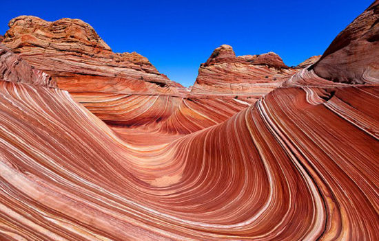 摄影师实拍美国红崖 石浪 神奇地貌如火星_越