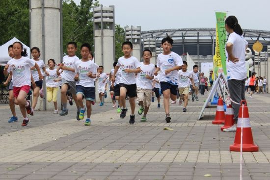 2014"天使爱跑"公益儿童跑六一快乐开跑