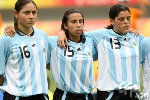 图文-[奥运会]加拿大女足VS阿根廷 阿根廷队很团结