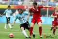 图文-[奥运会]加拿大女足VS阿根廷 施密特抢断