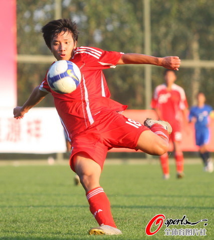 图文-[亚少赛]中国7-0新加坡教科书般凌空抽射
