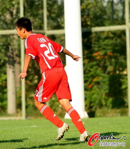 图文-[亚少赛]中国7-0新加坡进球后的展翅遨游