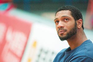 外援梦想重返NBA 马刺旧将得绰号恐怖伊万