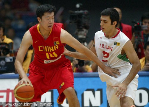 图文-[亚锦赛]中国男篮VS伊朗 大郅单打对手_篮
