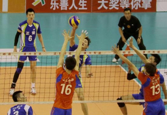 天津男排首进决赛-连续22分钟发球轮撕得粉碎