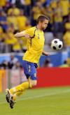 图文-[欧洲杯]俄罗斯VS瑞典尼尔森空中胸部停球