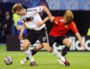 图文-[欧洲杯]德国VS西班牙默特萨克控制皮球
