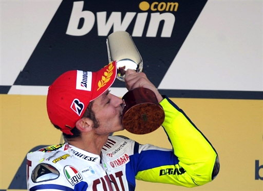 MotoGP西班牙站罗西超车表演摘赛季首胜登积分榜首