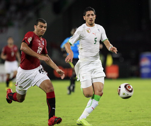 资料图片-阿尔及利亚国家队成员 主力中卫哈利
