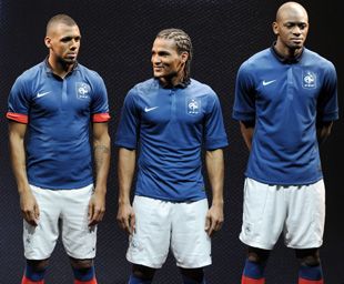 法国队推出新款队服优雅设计处子秀将战巴西(图)