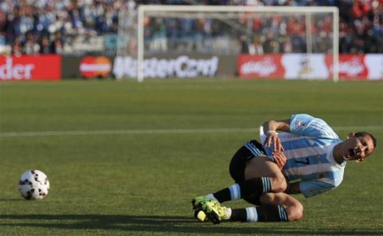 阿根廷遭遇重大打击！ 迪马利亚早早受伤离场