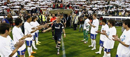 图文-[西甲]萨拉戈萨2-2皇家马德里向卫冕冠军敬礼！
