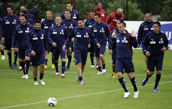 图文-意大利国家队集训备战世界杯 队员心态轻