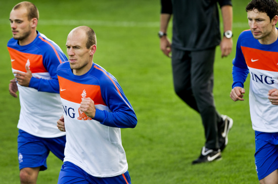 图文-荷兰队奥地利备战世界杯 橙衣军团新三叉