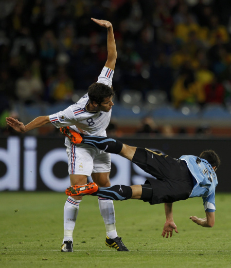图文-[小组赛]乌拉圭VS法国 空中扫堂腿_国际足