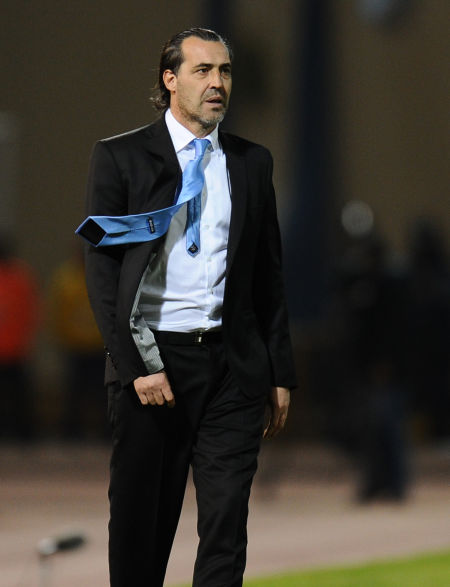 图文-美洲杯阿根廷vs哥斯达黎加 巴蒂斯塔领带