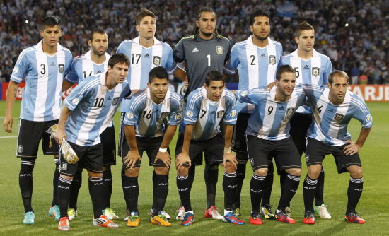 图文-[世预赛]阿根廷3-0乌拉圭阿根廷首发阵容