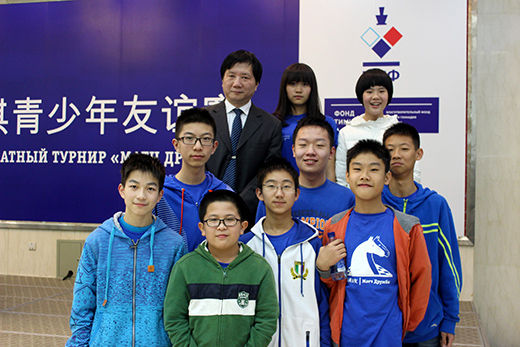 中国青少年队全家福