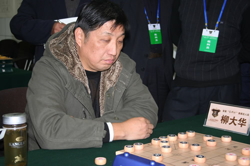 图文-象棋名人战男子交叉赛 柳大华"气势汹汹"