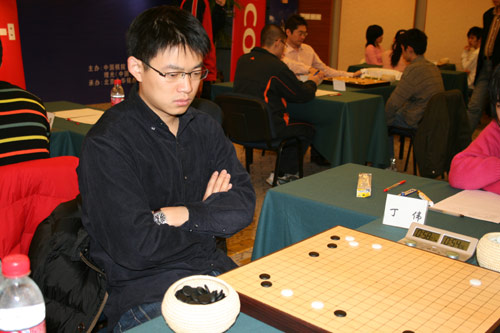 图文-第8届理光杯围棋赛预选 龙飞虎丁伟大侠风范