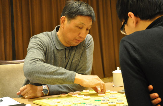 图文全国象棋冠军赛第2日现场柳大华出子稳健