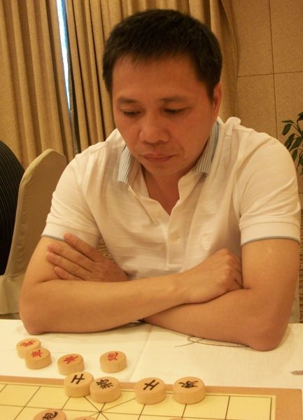 图文海天杯企业家象棋赛惠州华轩置业董事长李惠雄