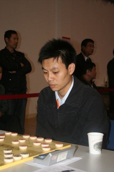 图文-象棋个人赛第10轮现场 许银川在比赛中-体