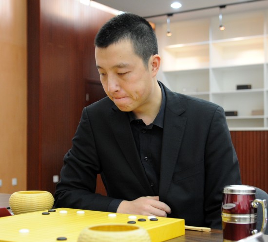 图文-第一届百灵杯世界围棋公开赛 古力聚精会