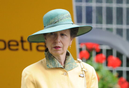 安妮公主成皇家古典高球俱乐部首批女会员_综