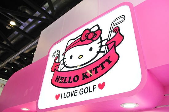 图文-2012高尔夫球博览会 HelloKitty展位巨大标