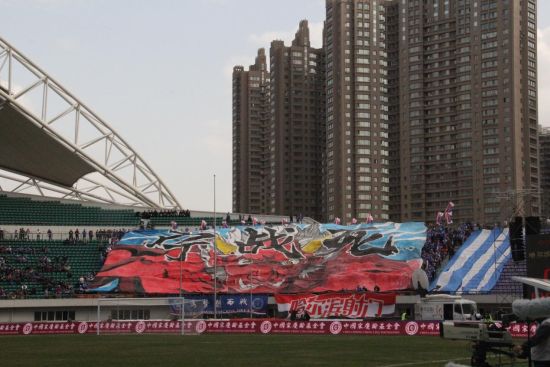 哈尔滨足球的第一次:造中国之最 准妈妈球迷助