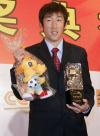 图文-中超联赛年终颁奖高洪波获得最佳教练称号