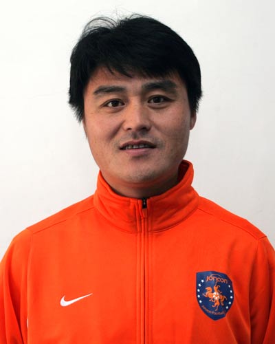 图文-2009赛季中超联赛青岛中能队 队务姜峰