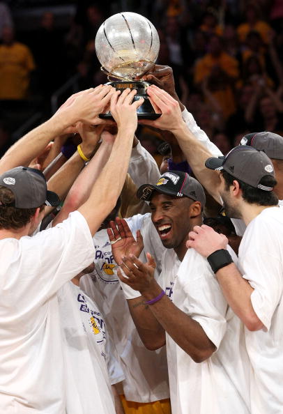 黑曼巴蛇反噬,湖人逆转马刺重返总决赛_杂家杂