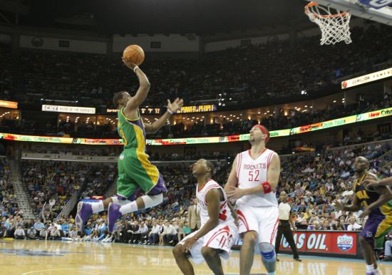 图文-[常规赛]火箭91-89黄蜂保罗突破抛投