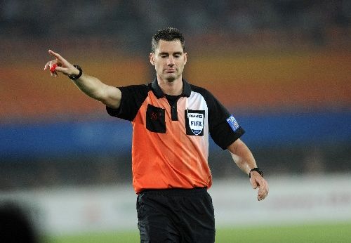 澳大利亚裁判主吹国足首战 亚运中马战狂出9黄