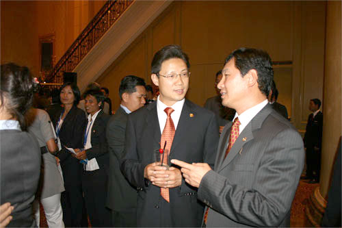 图文2009亚足联大会开幕式南勇与林晓华出席