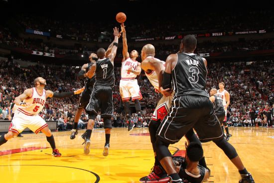 预告-30日7时起视频直播NBA揭幕战 热火颁奖