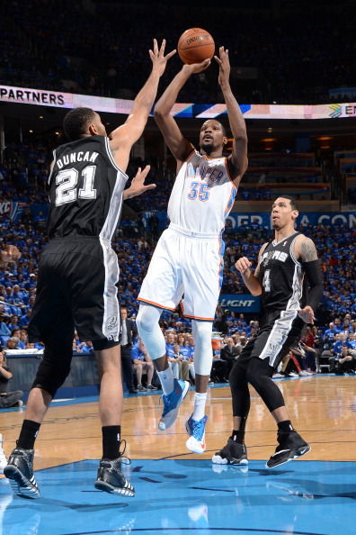 新浪正在视频直播马刺vs雷霆Ⅲ 双少的反击战