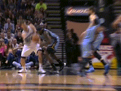 动图-大黑大白手拉手并肩跑_篮球-nba_新浪竞技风暴