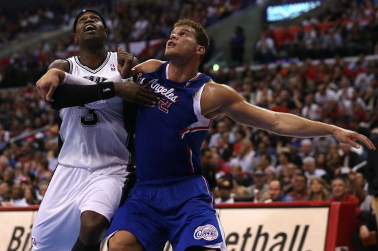 文-[常规赛]马刺84-106快船 格里芬篮下卡位_篮